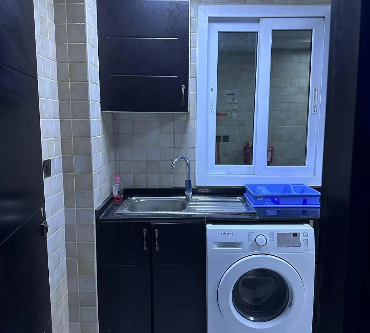 Budget Couple Rooms Near Burjuman Exit 4 In Center Of Bur דובאי איחוד האמירויות הערביות